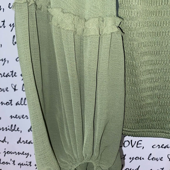 BALLOON-SLEEVE SMOCKED TOP - Picture 6 of 10